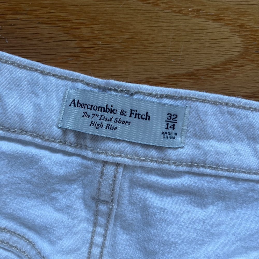 Abercrombie & Fitch 7" Dad Short